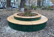 У Києві з’явилися лавки із переробленого пластику