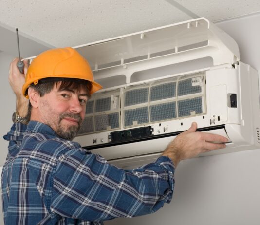 Чистка и обслуживание кондиционеров в Киеве