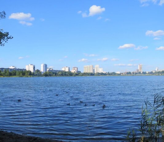 В Києві міська влада дала можливість забудувати озеро «Вирлиця»