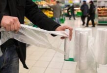 В київських супермаркетах готуються до заміни пластикових пакетів: як це буде