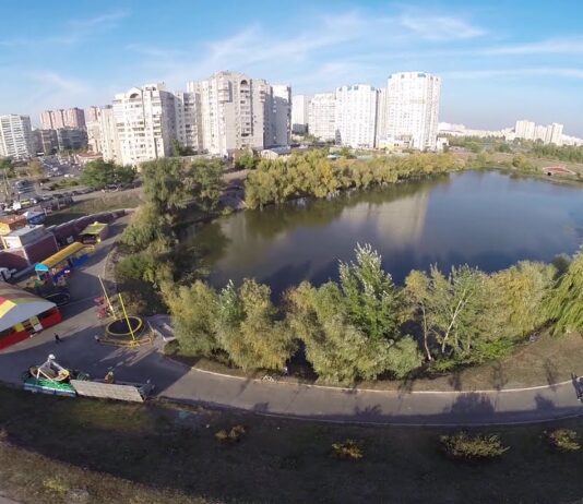 Чому парк Позняки гарне місце для прогулянки будь-якої пори року