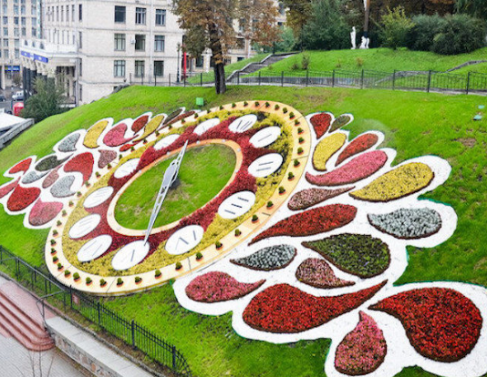 Київський квітковий годинник: що відомо про еко-символ Києва?