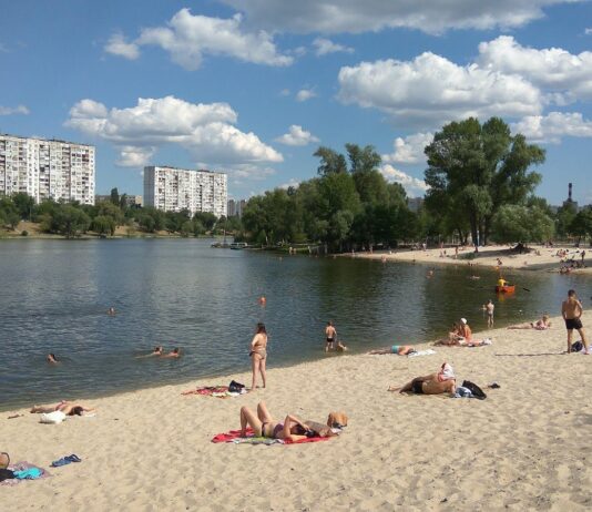 Чому озеро Тельбін улюблене місце для відпочинку киян