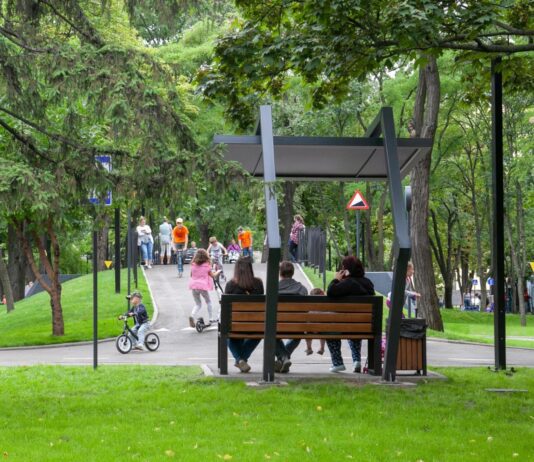 Куренівський парк: місце, де можна навчити дитину водити авто
