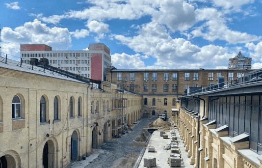 Величественный завод Арсенал