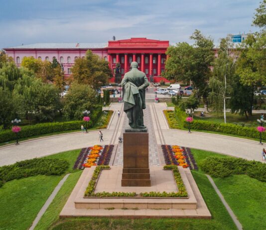 Парк Шевченка: мекка для туристів
