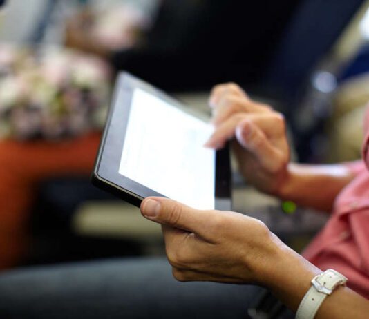 Планшет лучше ноутбука? Разбираем основные преимущества