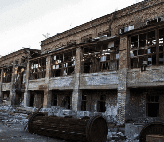 Хімічний “Чорнобиль”: як завод “Радикал” понад двох десятиліть забруднює столицю