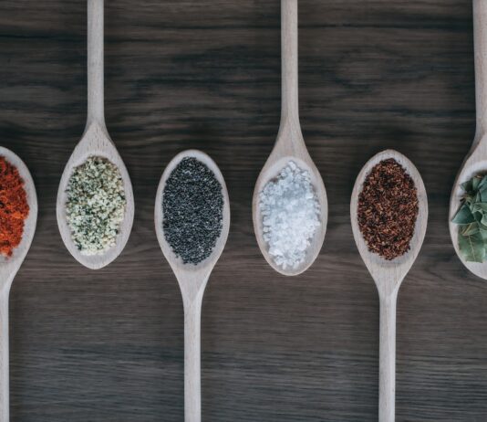 Как хранить специи, чтобы они не утратили аромат и вкус со временем