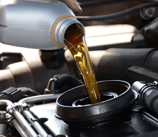 Моторное масло: его роль и особенности