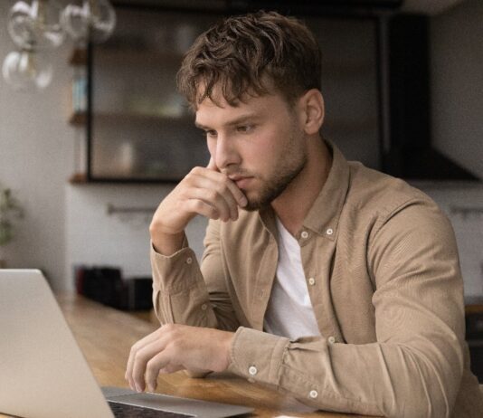 Яким вимогам має відповідати офіційне казино?