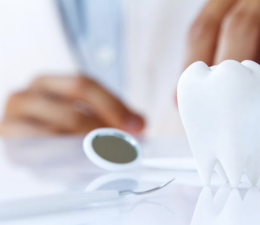 Відновлення зубів за допомогою коронок